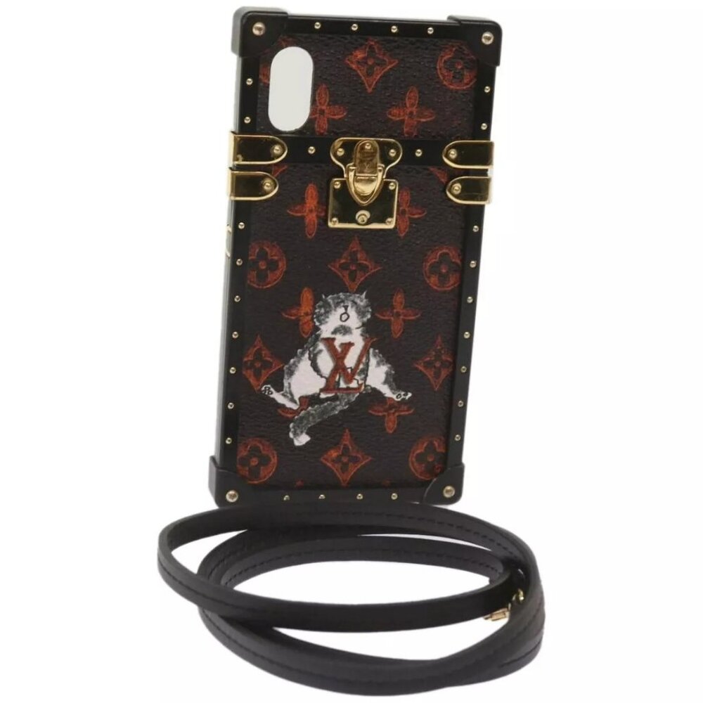 LOUIS VUITTON Transformed Monogram Cat Eye Trunk iPhone Case